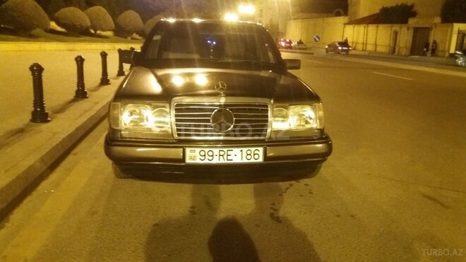 Mercedes E 230 1990, 365,823 km - 2.3 l - Bakı