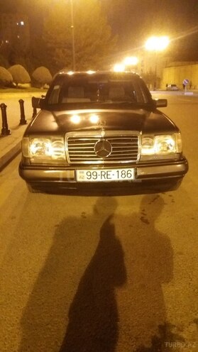 Mercedes E 230 1990, 365,823 km - 2.3 l - Bakı