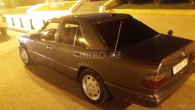 Mercedes E 230 1990, 365,823 km - 2.3 l - Bakı