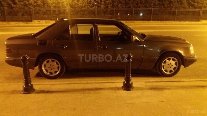 Mercedes E 230 1990, 365,823 km - 2.3 l - Bakı