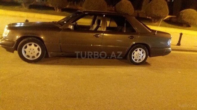Mercedes E 230 1990, 365,823 km - 2.3 l - Bakı