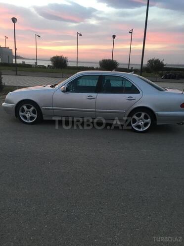 Mercedes E 240 1999, 281,380 km - 2.4 l - Bakı