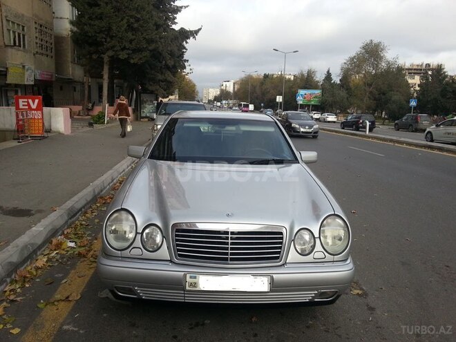 Mercedes E 200 1998, 290,000 km - 2.0 l - Bakı