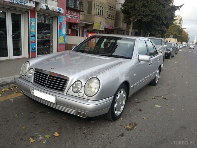 Mercedes E 200 1998, 290,000 km - 2.0 l - Bakı