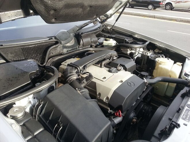 Mercedes E 200 1998, 290,000 km - 2.0 l - Bakı