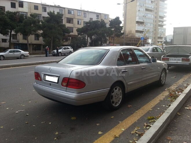Mercedes E 200 1998, 290,000 km - 2.0 l - Bakı