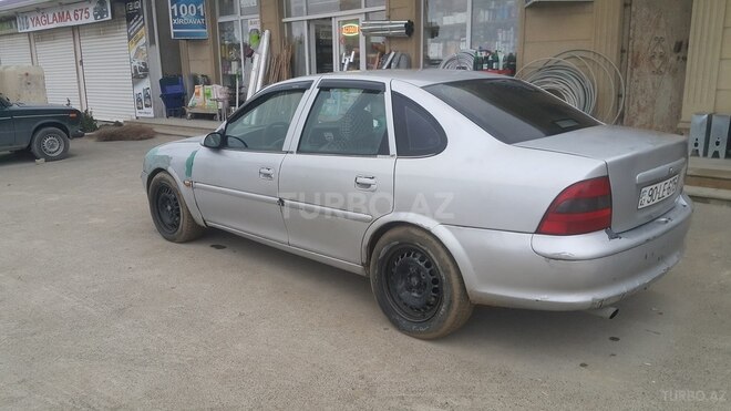Opel Vectra 1997, 260,000 km - 2.0 l - Bakı