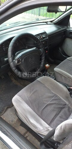 Opel Vectra 1995, 398,000 km - 2.0 l - Bakı