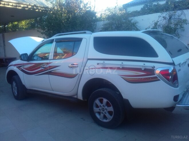 Mitsubishi L200 2008, 219,000 km - 2.5 l - Bakı