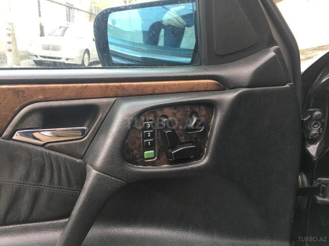 Mercedes E 240 1998, 300,000 km - 2.4 л - Bakı