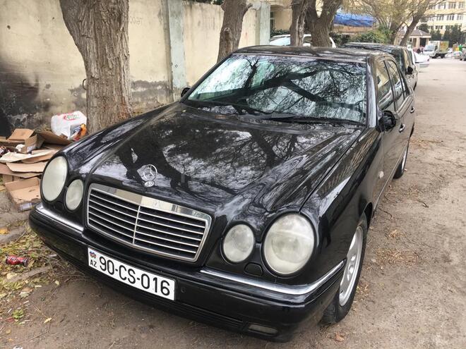 Mercedes E 240 1998, 300,000 km - 2.4 л - Bakı
