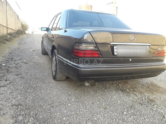 Mercedes E 200 1994, 245,000 km - 2.0 л - Bakı