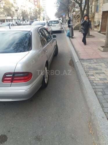 Mercedes E 320 2000, 162,000 km - 3.2 l - Bakı