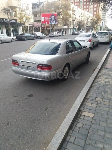 Mercedes E 320 2000, 162,000 km - 3.2 l - Bakı