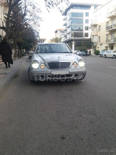 Mercedes E 320 2000, 162,000 km - 3.2 l - Bakı