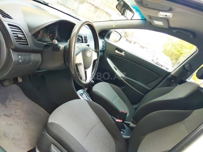 Hyundai Accent 2013, 88,000 km - 1.4 l - Bakı