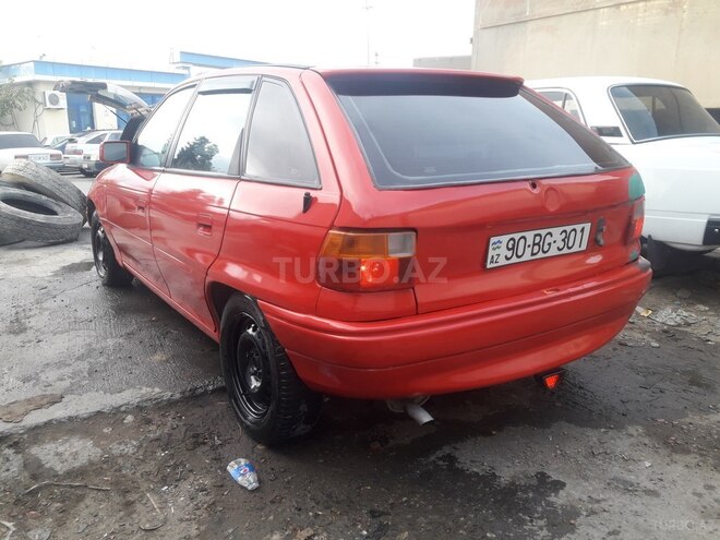 Opel Astra 1994, 300,000 km - 1.5 л - Bakı