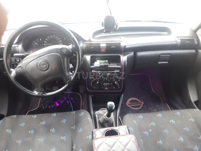 Opel Astra 1994, 300,000 km - 1.5 л - Bakı