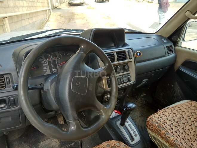 Mitsubishi Pajero io 2001, 240,000 km - 2.0 l - Şamaxı