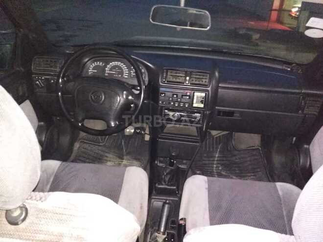 Opel Vectra 1995, 299,500 km - 2.0 l - Bakı