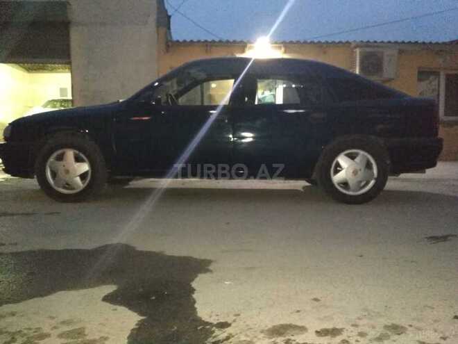 Opel Vectra 1995, 299,500 km - 2.0 l - Bakı