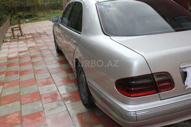 Mercedes E 220 2000, 499,000 km - 2.2 л - Bakı