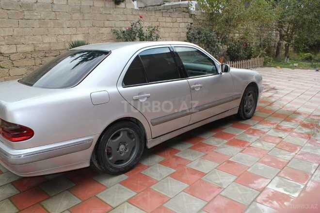 Mercedes E 220 2000, 499,000 km - 2.2 л - Bakı