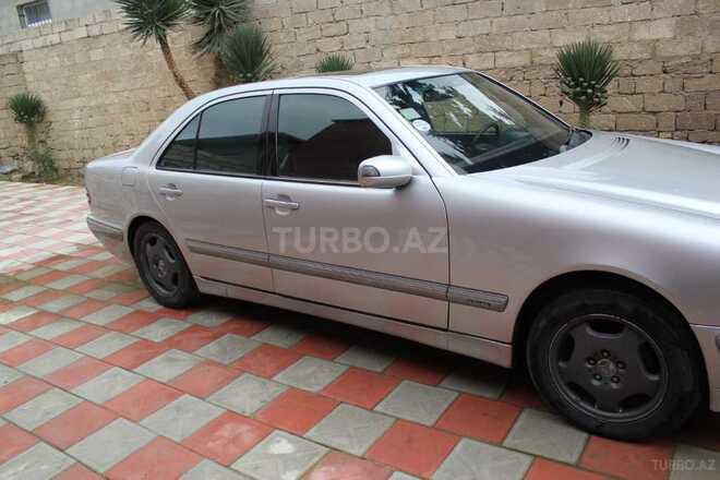 Mercedes E 220 2000, 499,000 km - 2.2 л - Bakı
