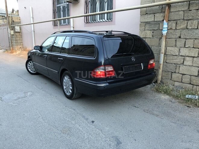 Mercedes E 240 1999, 244,000 km - 2.6 l - Bakı
