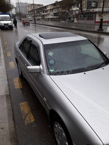 Mercedes C 200 1999, 240,000 km - 2.0 л - Bakı