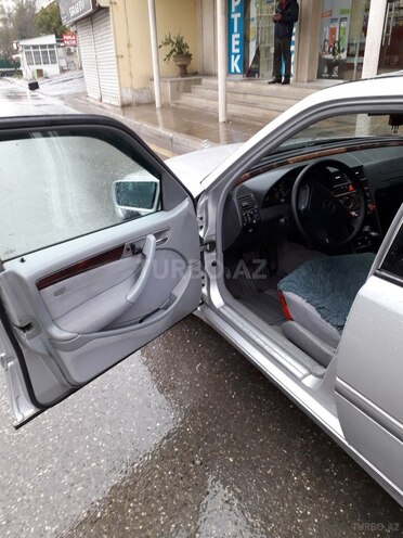 Mercedes C 200 1999, 240,000 km - 2.0 л - Bakı