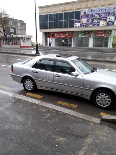 Mercedes C 200 1999, 240,000 km - 2.0 л - Bakı