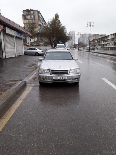 Mercedes C 200 1999, 240,000 km - 2.0 л - Bakı