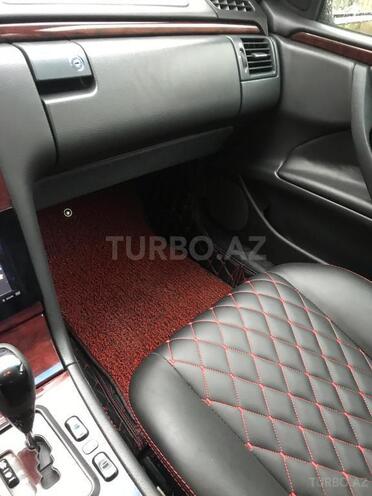 Mercedes E 240 2001, 221,000 km - 2.6 л - Bakı