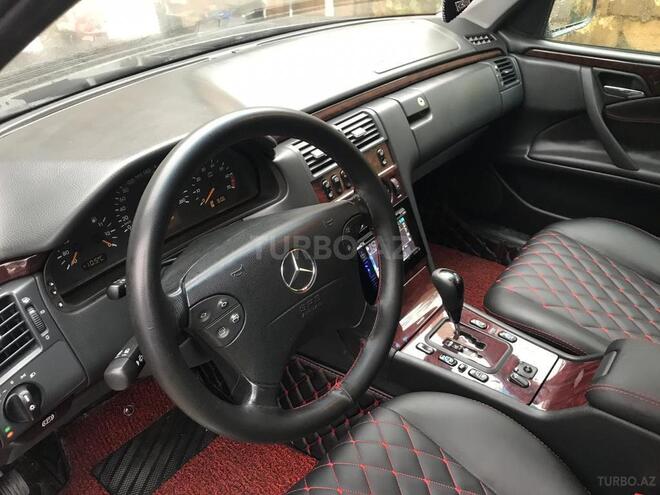 Mercedes E 240 2001, 221,000 km - 2.6 л - Bakı