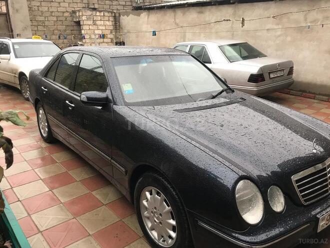 Mercedes E 240 2001, 221,000 km - 2.6 л - Bakı