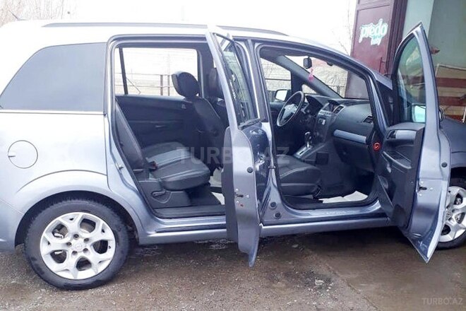 Opel Zafira 2006, 214,000 km - 1.9 l - Ağstafa