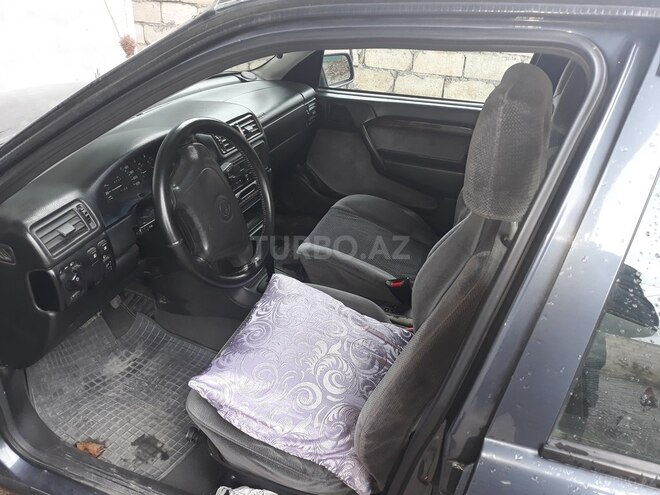 Opel Vectra 1995, 244,000 km - 1.8 l - Mingəçevir
