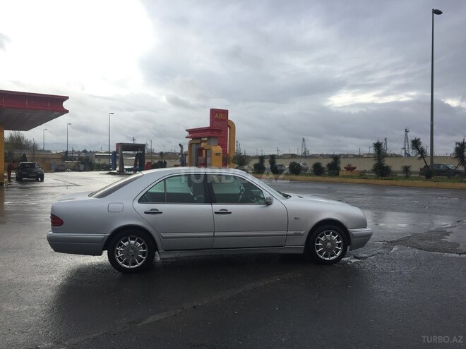 Mercedes E 230 1997, 286,000 km - 2.3 l - Bakı