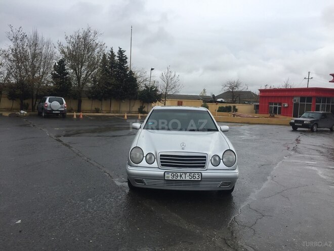 Mercedes E 230 1997, 286,000 km - 2.3 l - Bakı