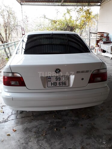 BMW 525 2002, 248,000 km - 0.3 l - Göyçay