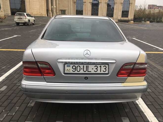 Mercedes E 270 2001, 389,000 km - 2.7 l - Bakı