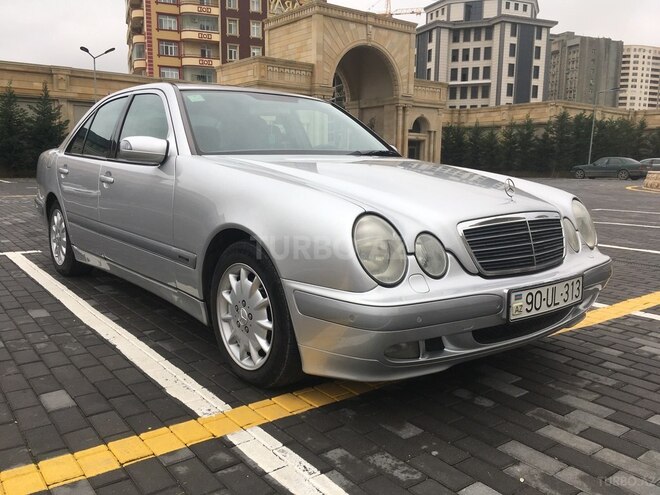 Mercedes E 270 2001, 389,000 km - 2.7 l - Bakı