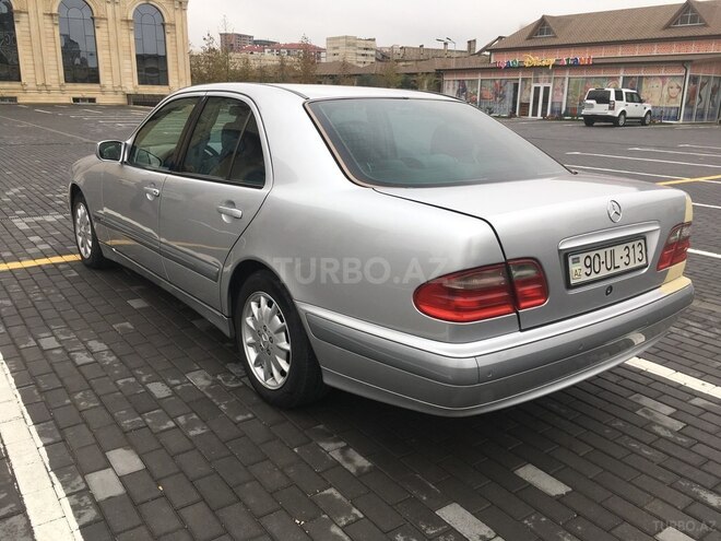 Mercedes E 270 2001, 389,000 km - 2.7 l - Bakı