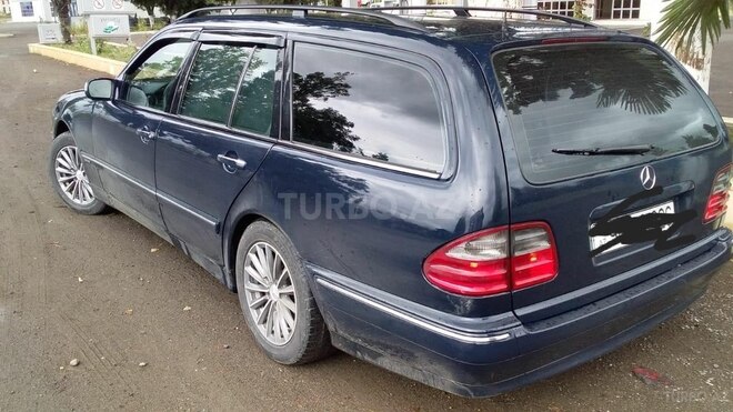 Mercedes E 220 2000, 333,445 km - 2.2 l - Bakı
