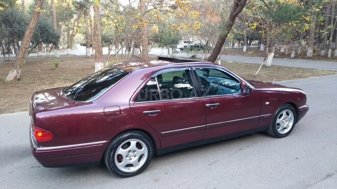 Mercedes E 230 1995, 373,500 km - 2.3 л - Sumqayıt