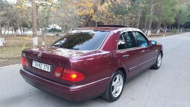 Mercedes E 230 1995, 373,500 km - 2.3 л - Sumqayıt