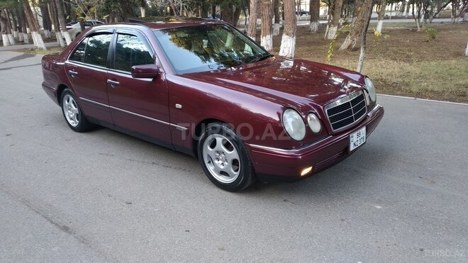 Mercedes E 230 1995, 373,500 km - 2.3 л - Sumqayıt