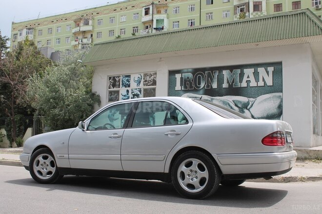 Mercedes E 240 1998, 236,000 km - 2.4 l - Bakı