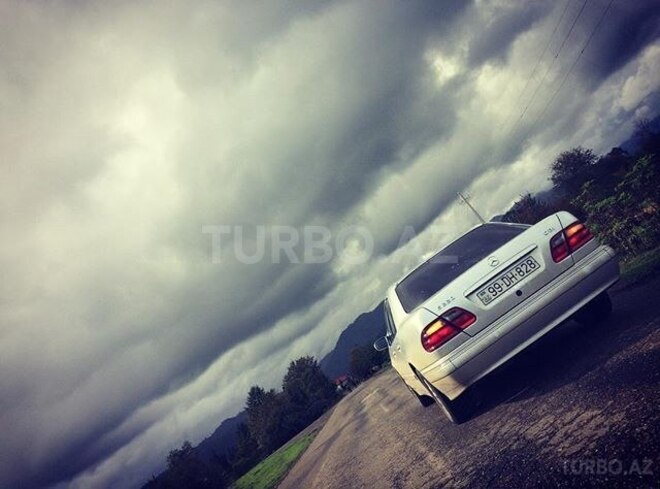 Mercedes E 220 2001, 600,000 km - 0.2 л - Astara